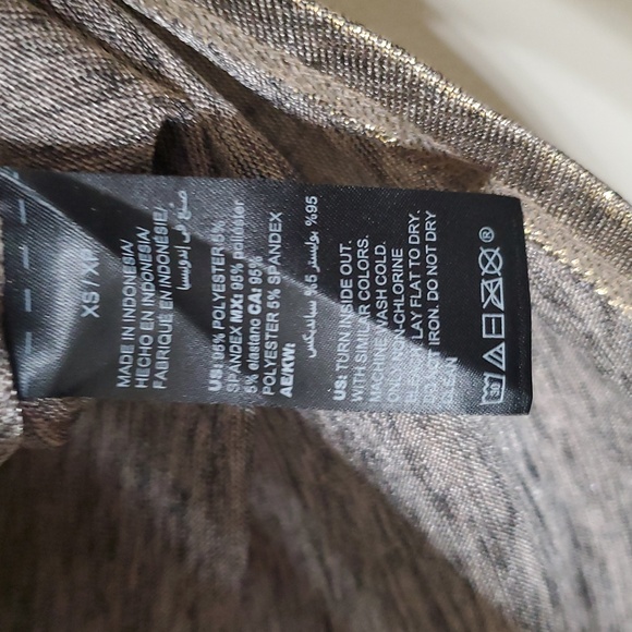 White House Black Market Metallic Gold V-Neck Tee XS - Picture 3 of 8